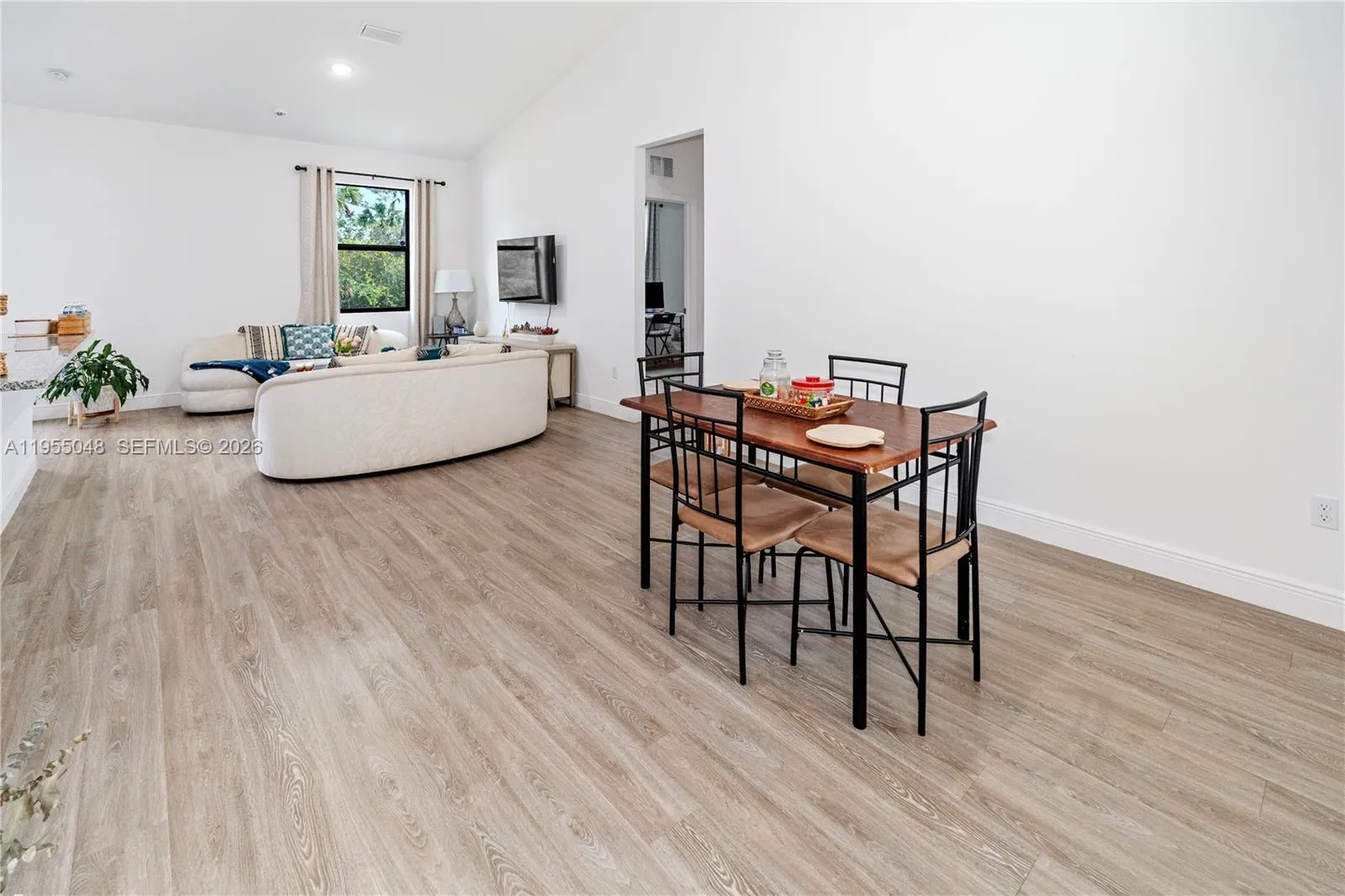 8031 Sandy Cir, La Belle FL 33935