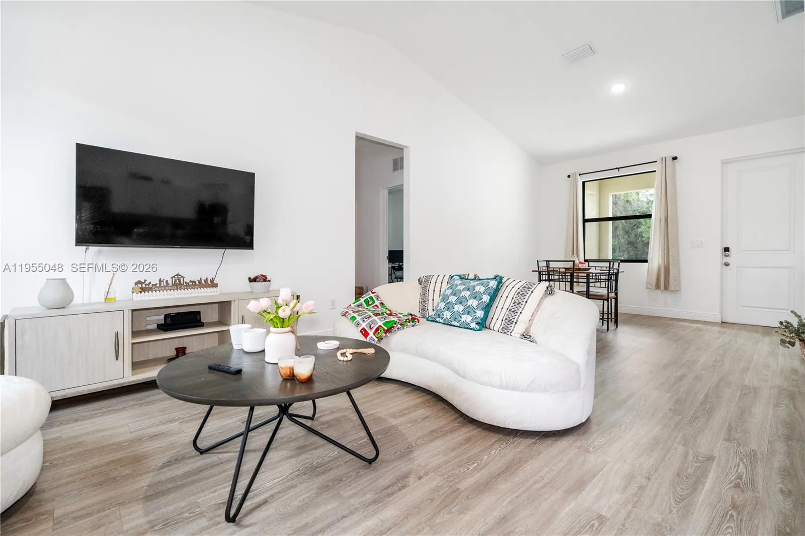 8031 Sandy Cir, La Belle FL 33935