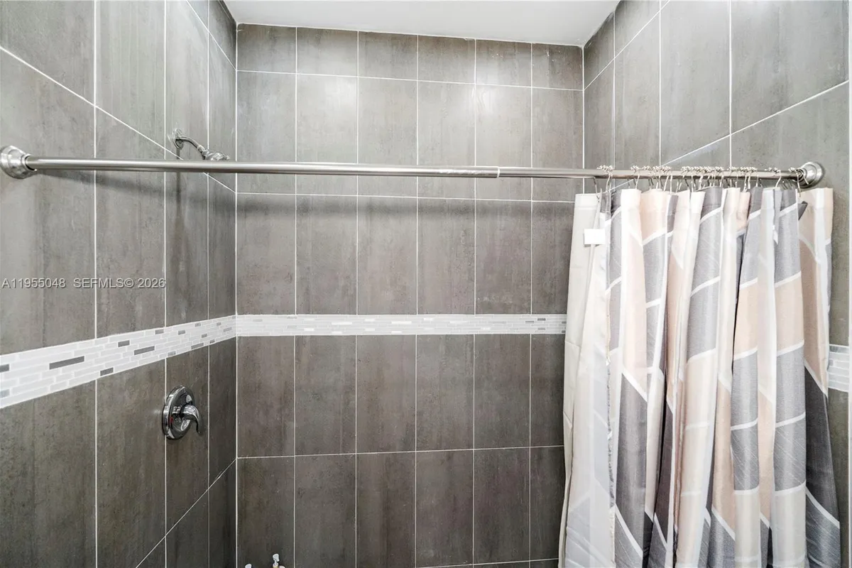 8031 Sandy Cir, La Belle FL 33935