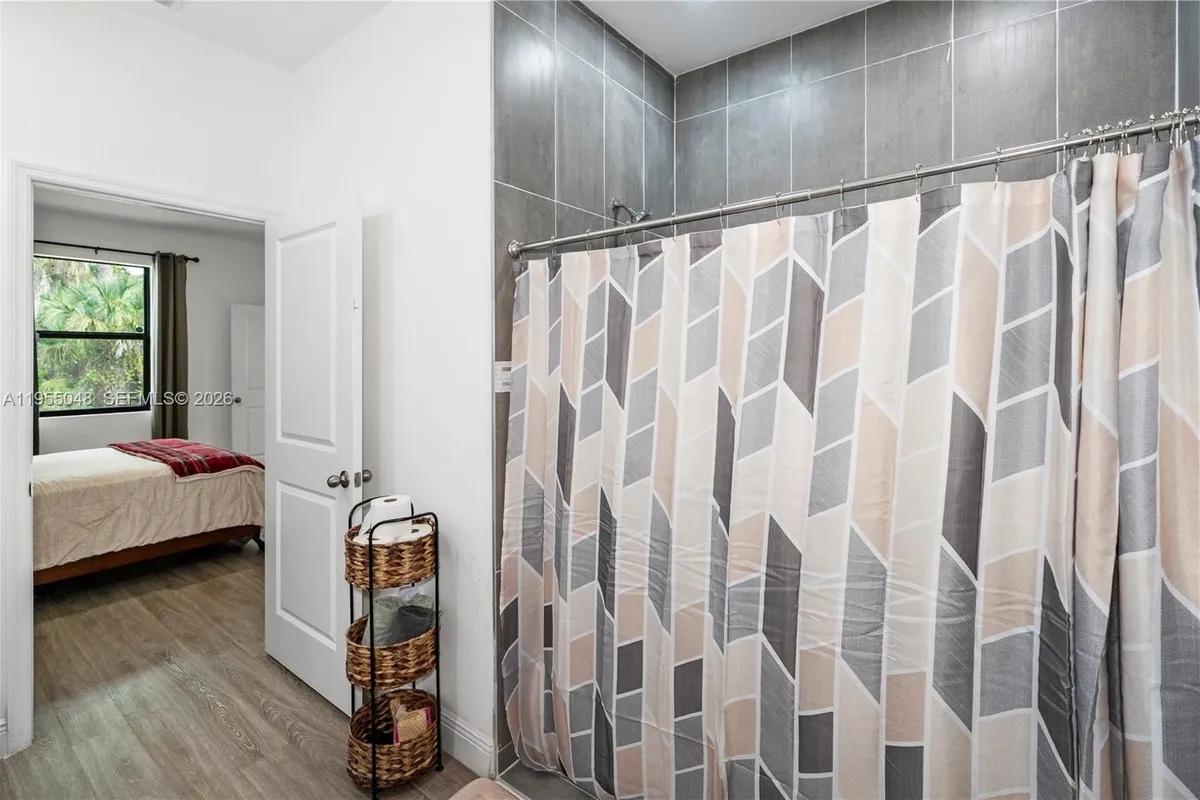 8031 Sandy Cir, La Belle FL 33935