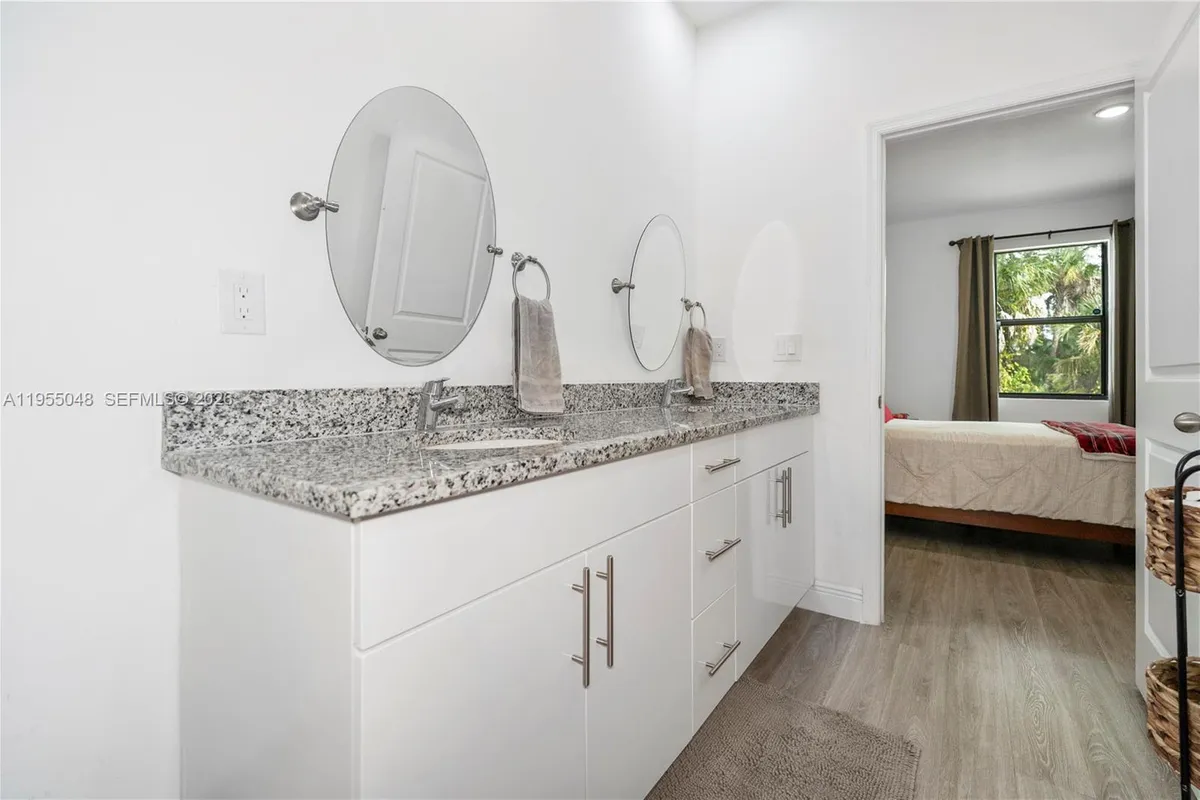 8031 Sandy Cir, La Belle FL 33935