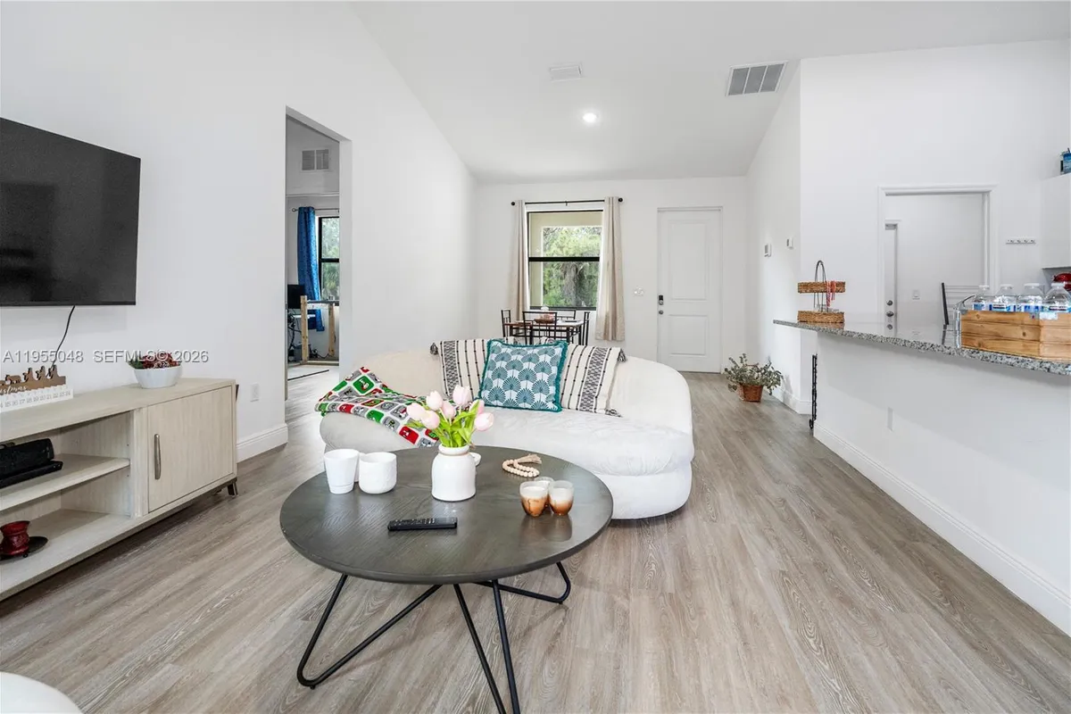 8031 Sandy Cir, La Belle FL 33935