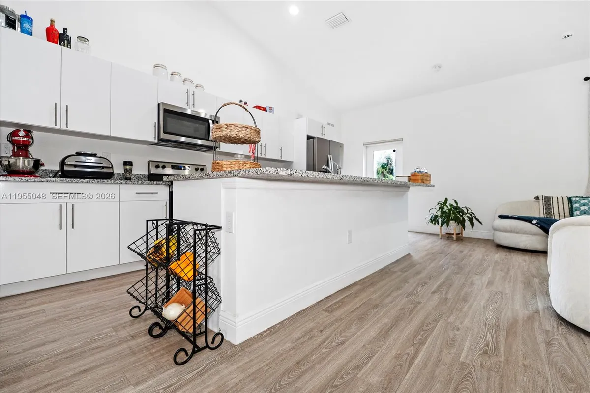 8031 Sandy Cir, La Belle FL 33935