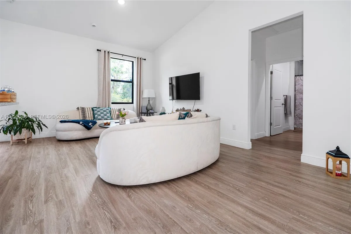 8031 Sandy Cir, La Belle FL 33935