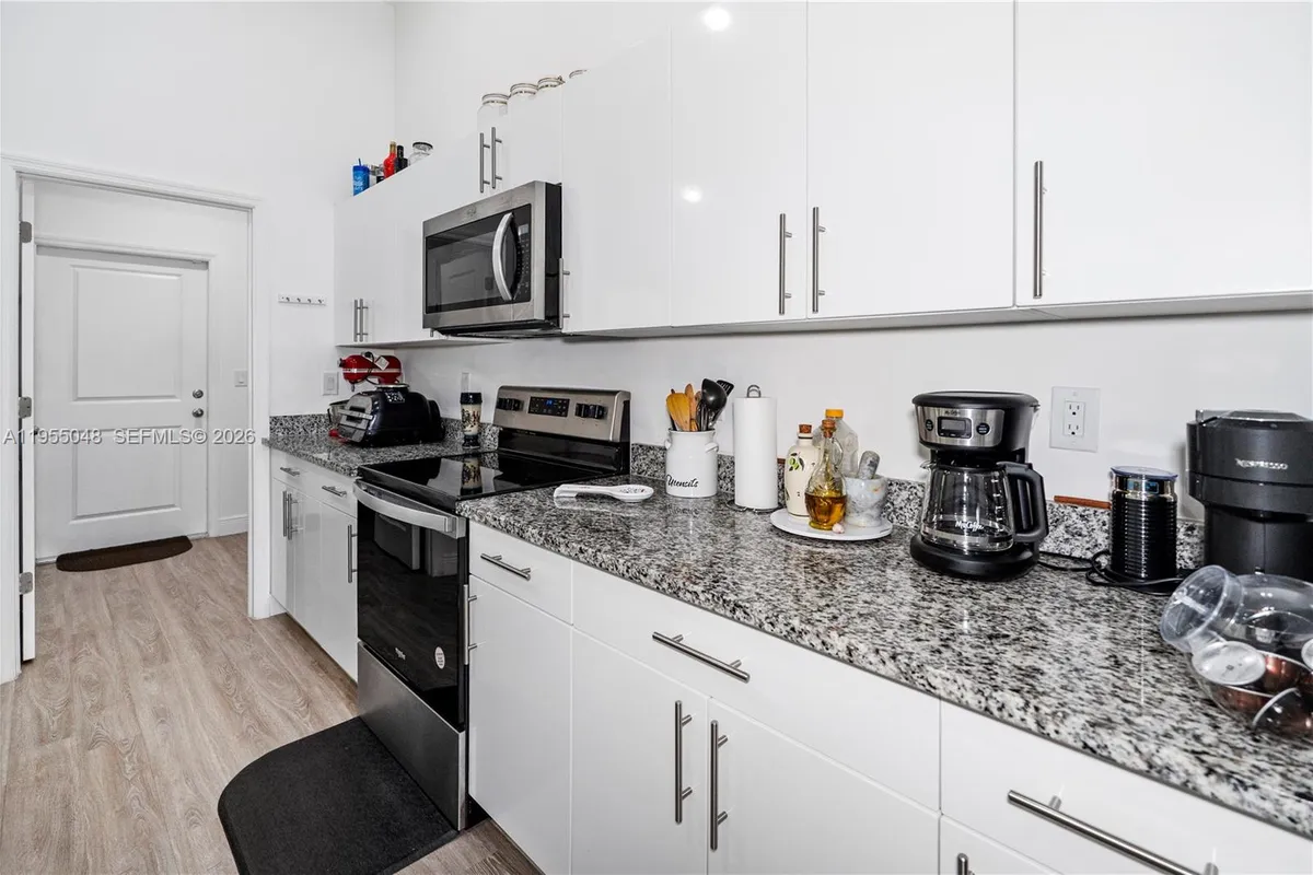 8031 Sandy Cir, La Belle FL 33935