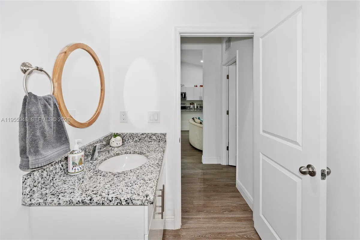 8031 Sandy Cir, La Belle FL 33935