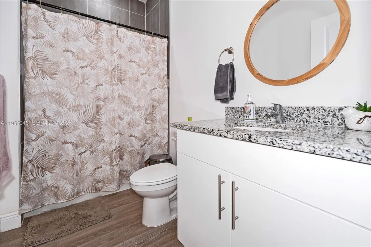 8031 Sandy Cir, La Belle FL 33935