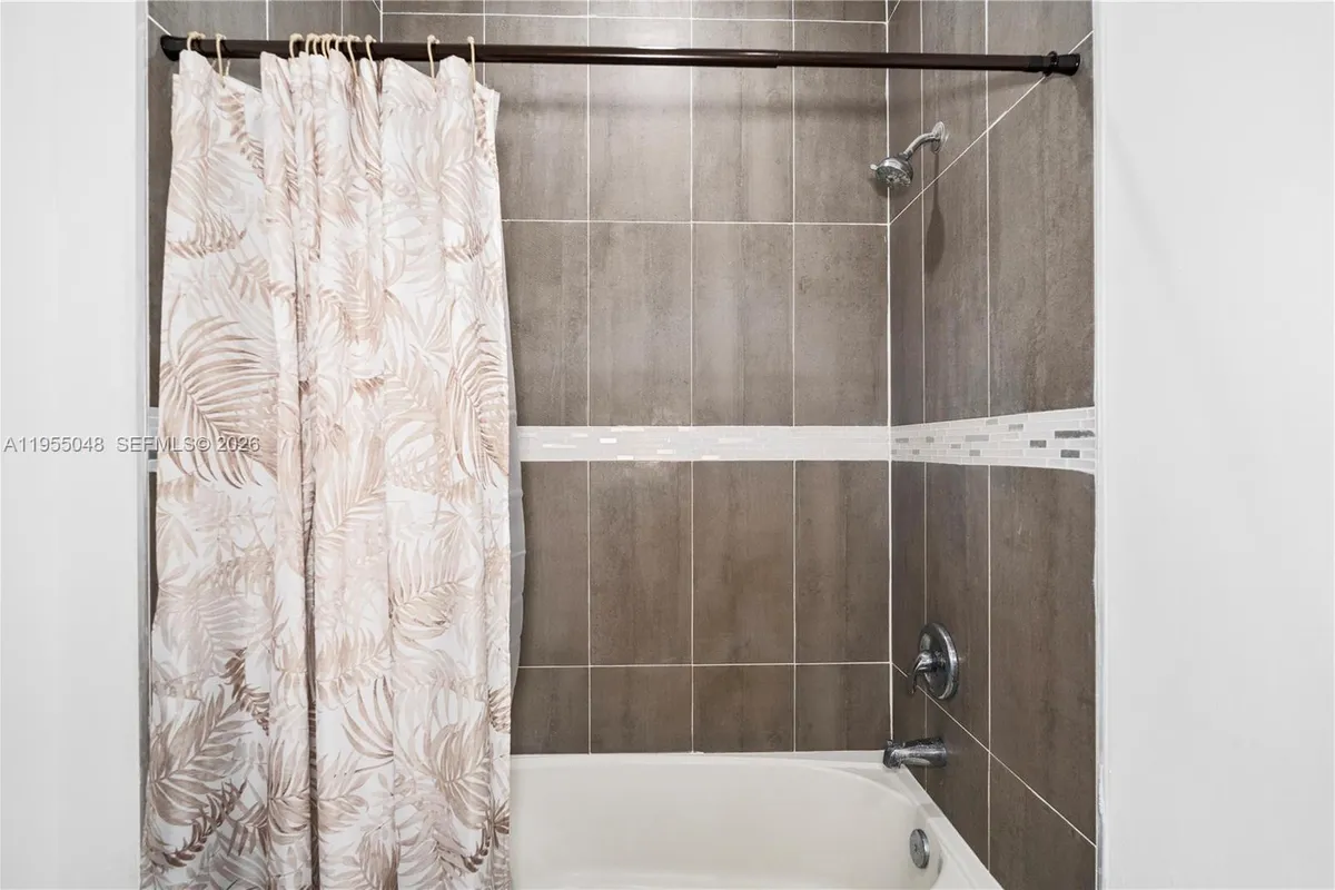 8031 Sandy Cir, La Belle FL 33935