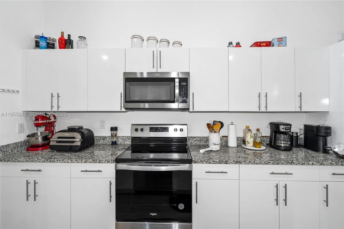 8031 Sandy Cir, La Belle FL 33935