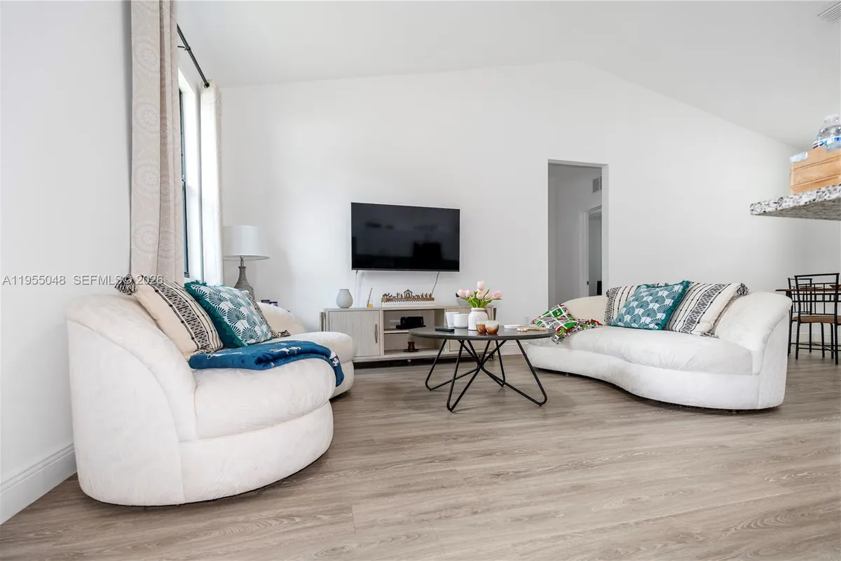 8031 Sandy Cir, La Belle FL 33935