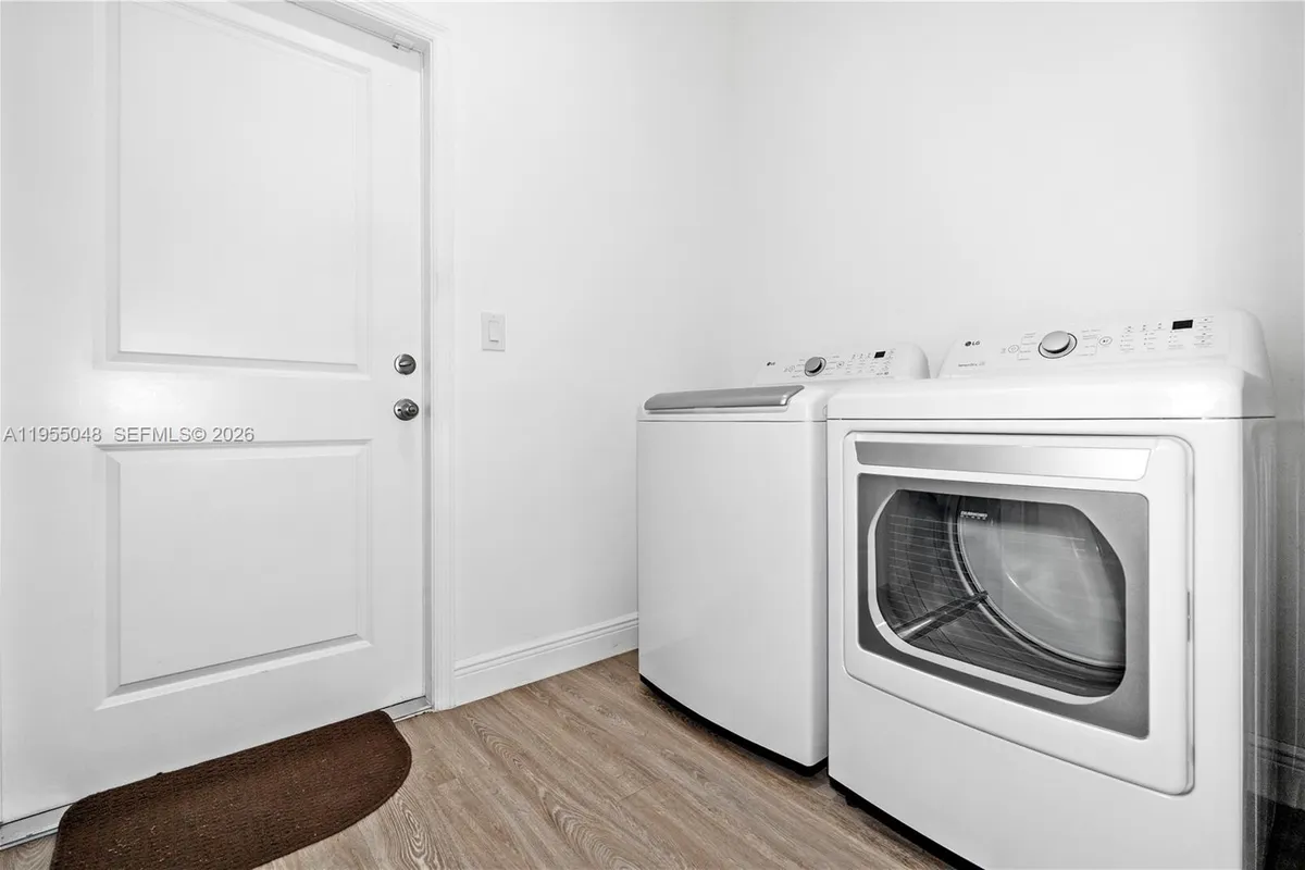 8031 Sandy Cir, La Belle FL 33935