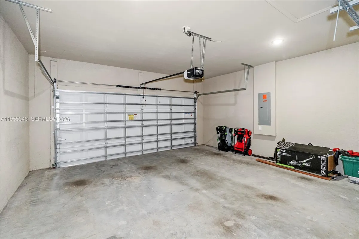 8031 Sandy Cir, La Belle FL 33935