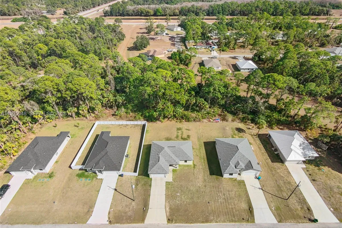 8031 Sandy Cir, La Belle FL 33935