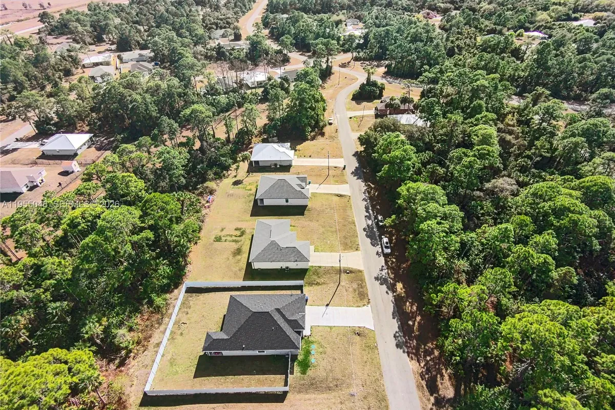 8031 Sandy Cir, La Belle FL 33935