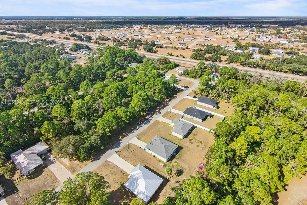 8031 Sandy Cir, La Belle FL 33935