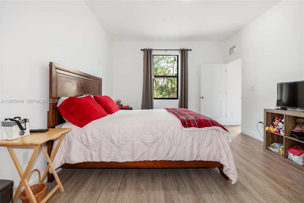 8031 Sandy Cir, La Belle FL 33935