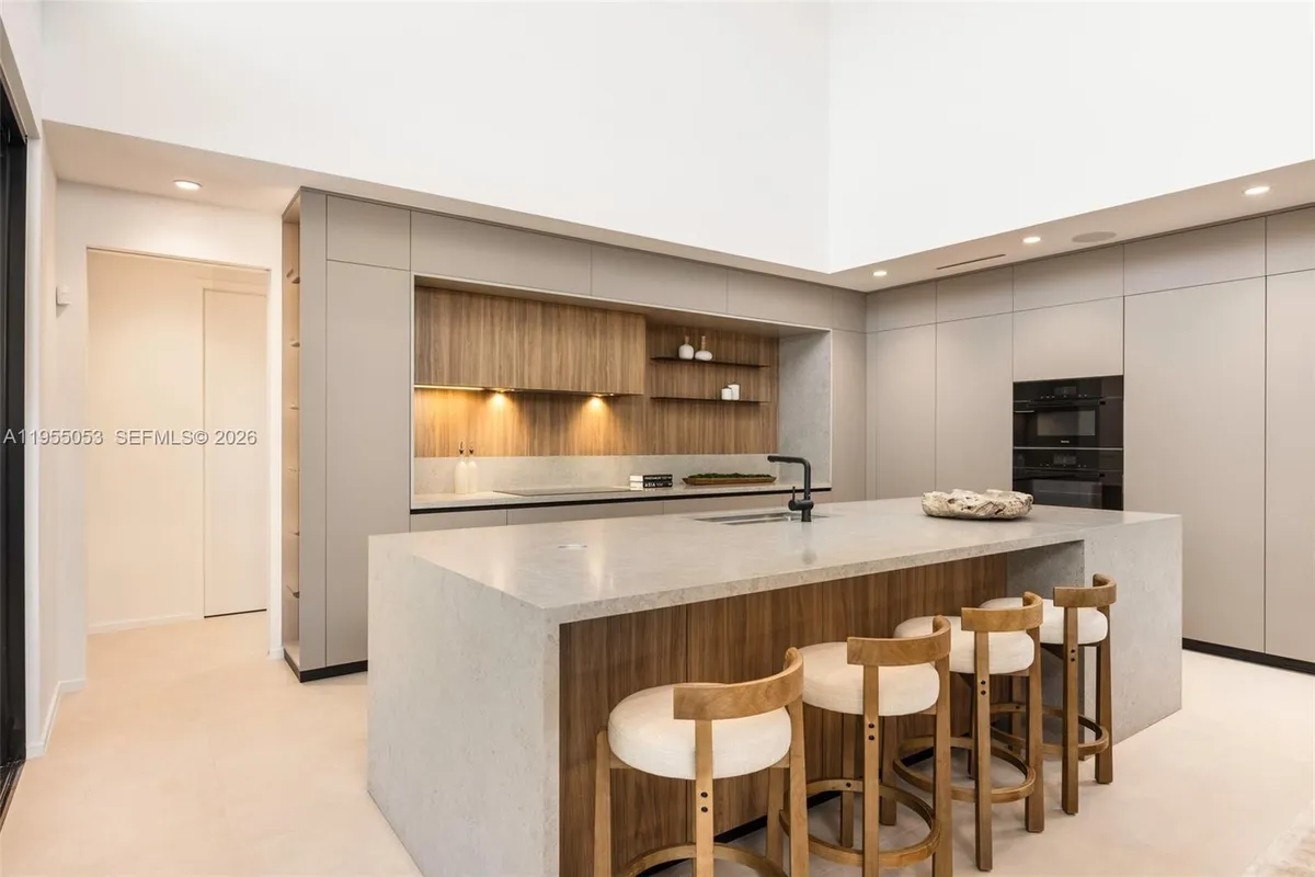 30 Samana Dr, Coconut Grove FL 33133