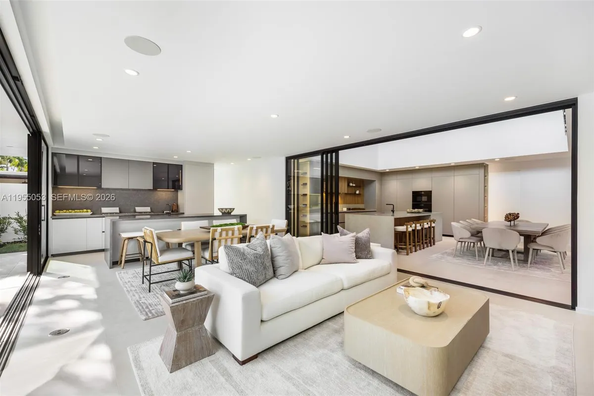 30 Samana Dr, Coconut Grove FL 33133