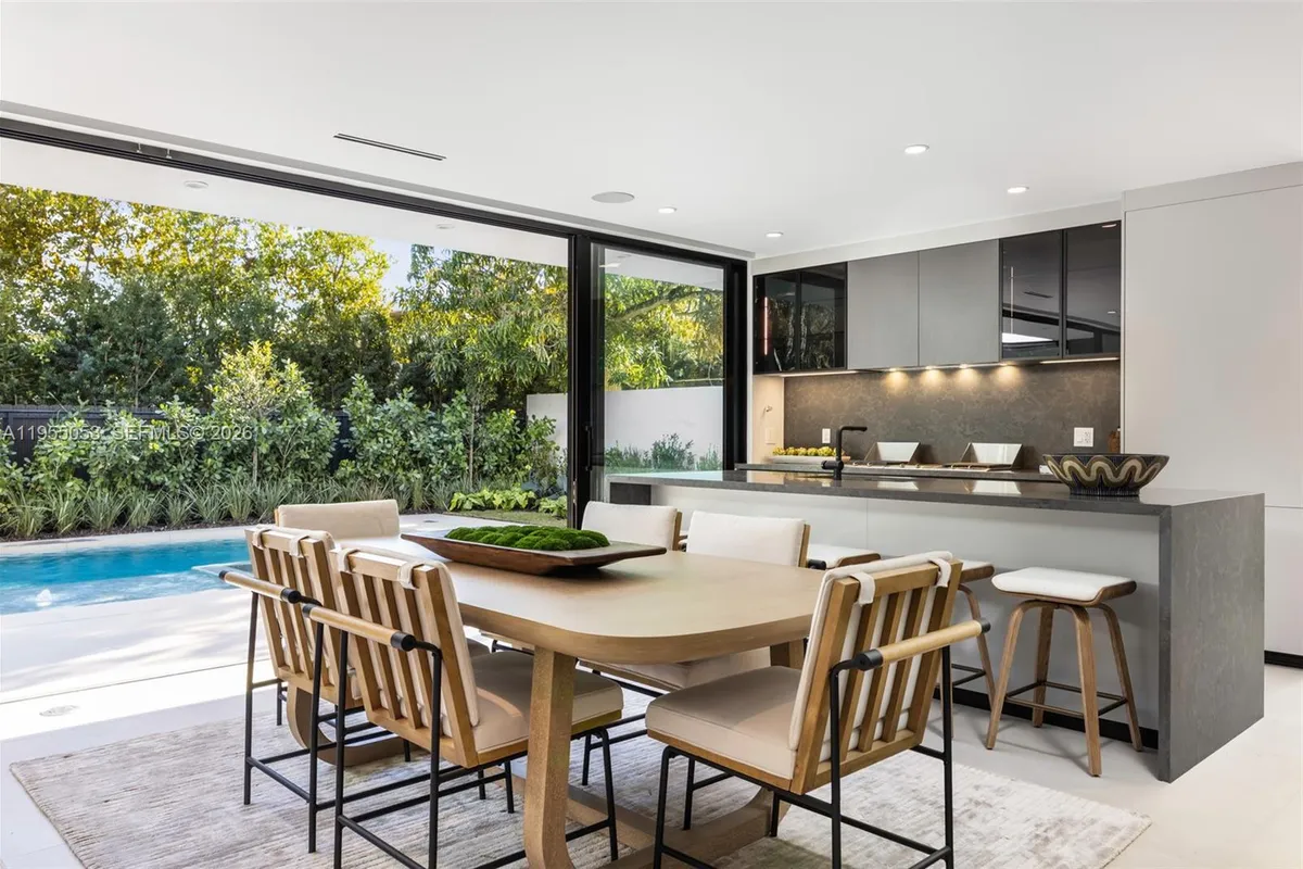 30 Samana Dr, Coconut Grove FL 33133