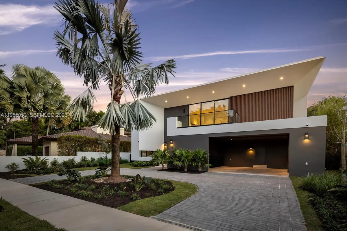 30 Samana Dr, Coconut Grove FL 33133