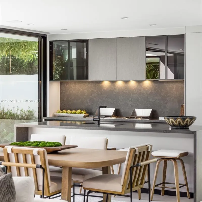 30 Samana Dr, Coconut Grove FL 33133