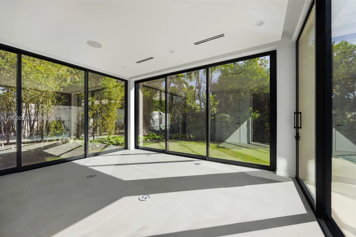 30 Samana Dr, Coconut Grove FL 33133