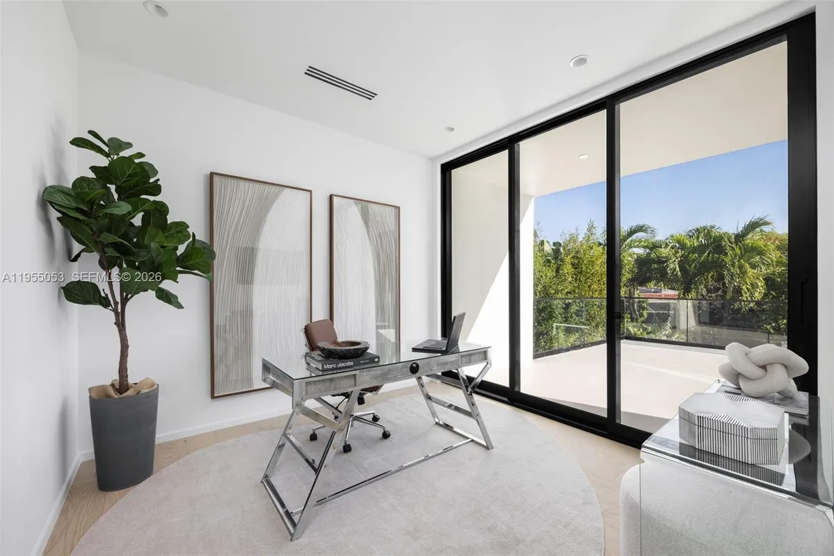 30 Samana Dr, Coconut Grove FL 33133