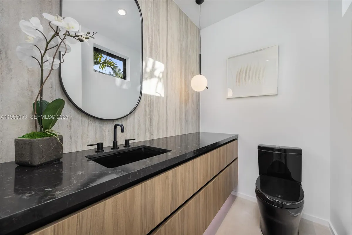 30 Samana Dr, Coconut Grove FL 33133