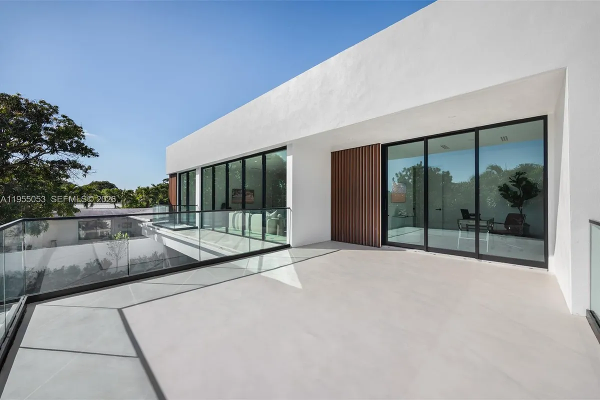 30 Samana Dr, Coconut Grove FL 33133