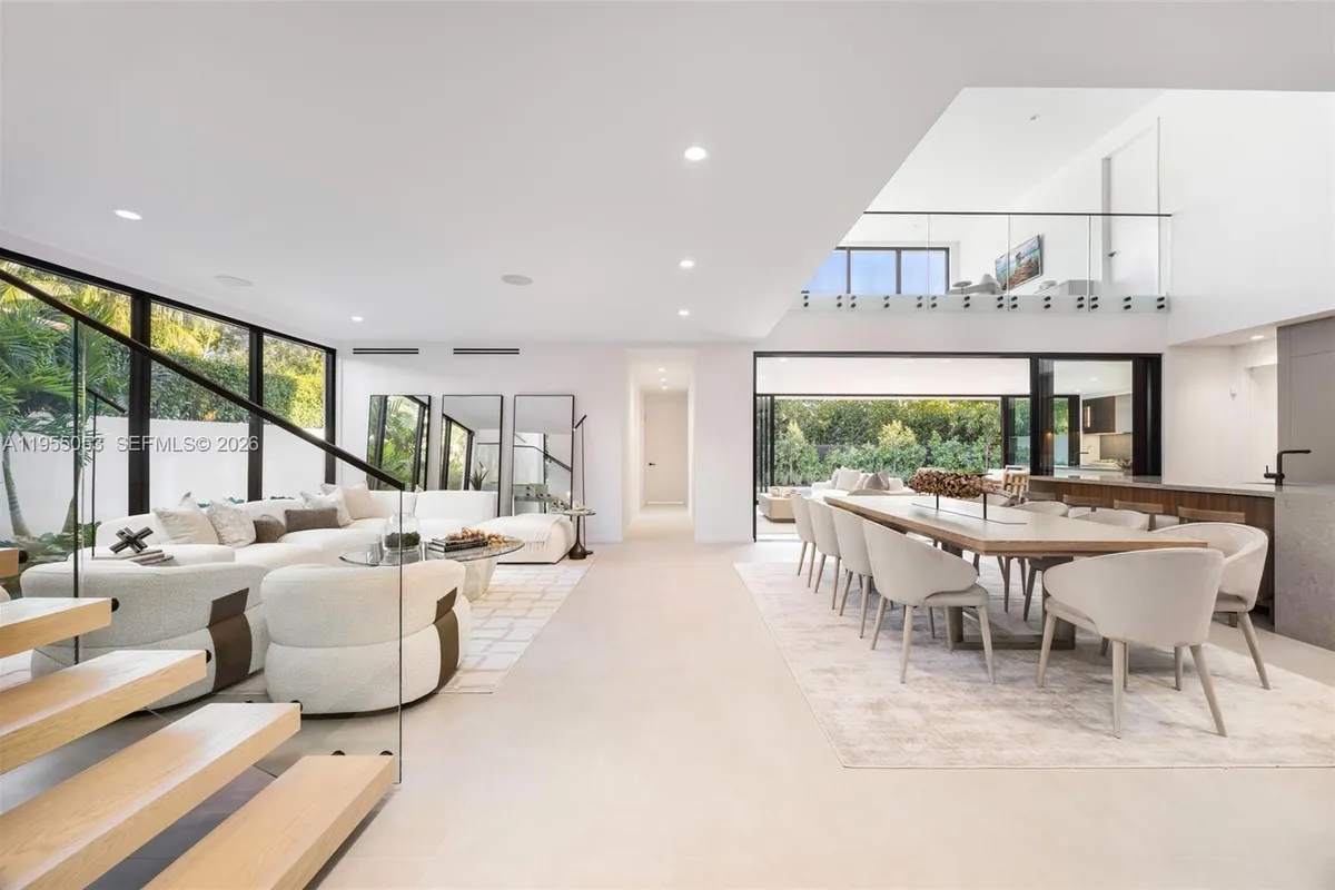 30 Samana Dr, Coconut Grove FL 33133