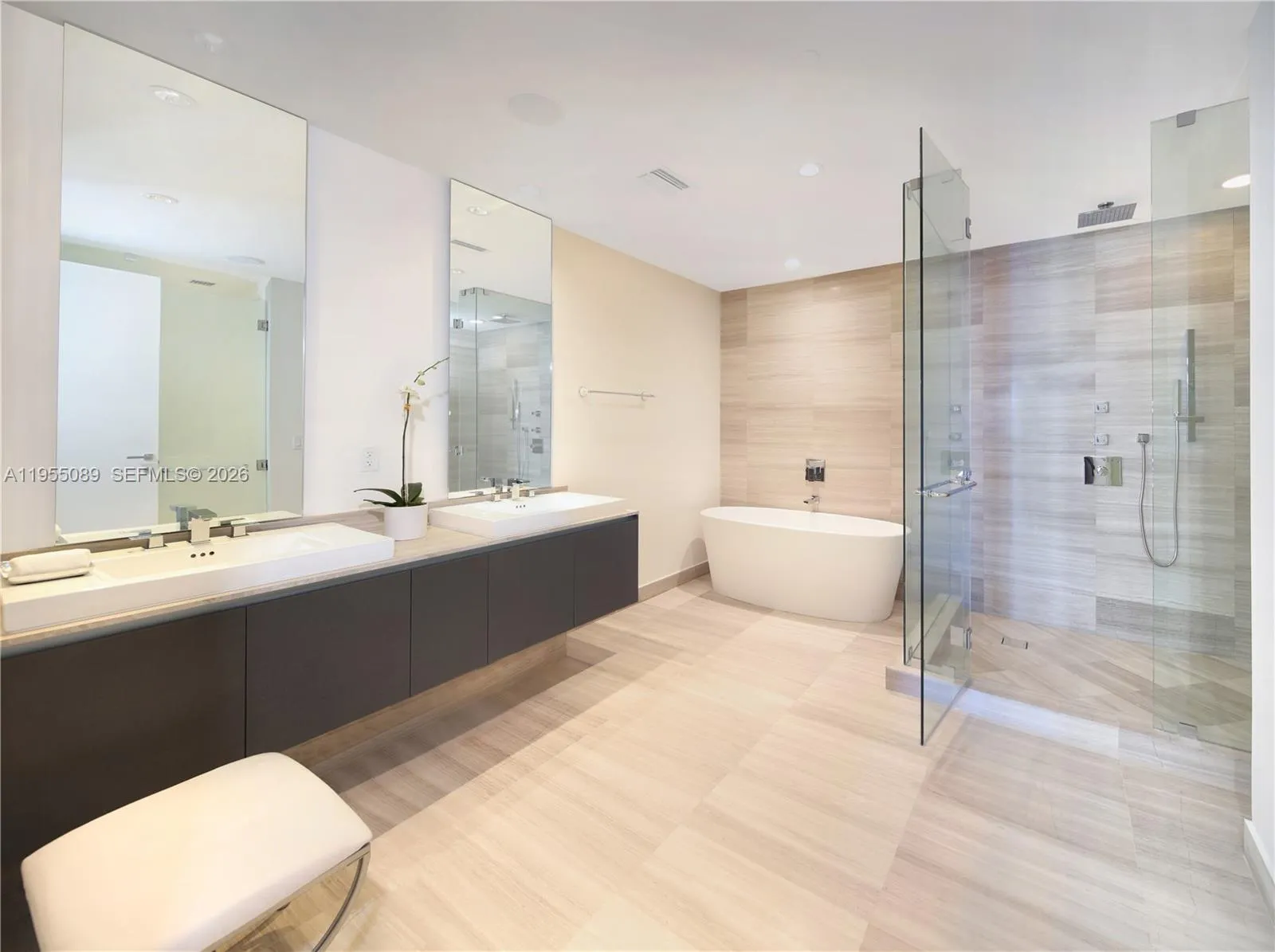 3300 NE 188th St # 315, Aventura FL 33180