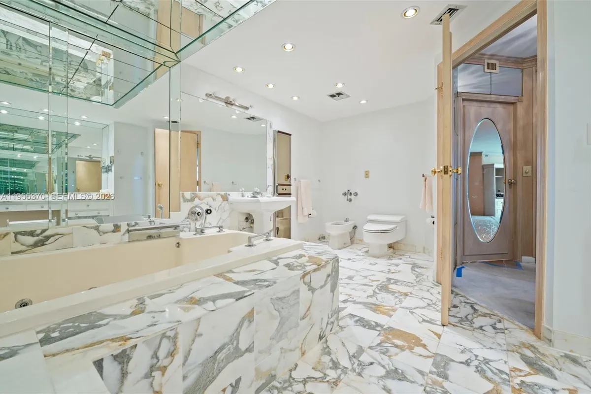 10155 Collins Ave # 909, Bal Harbour FL 33154