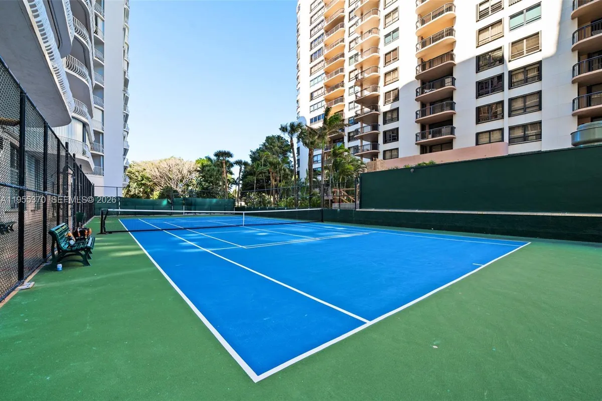 10155 Collins Ave # 909, Bal Harbour FL 33154