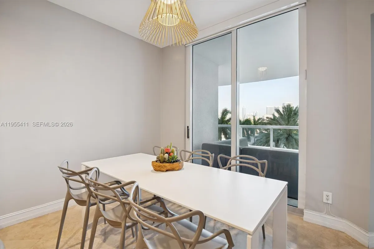 21200 Point Pl # 504, Aventura FL 33180