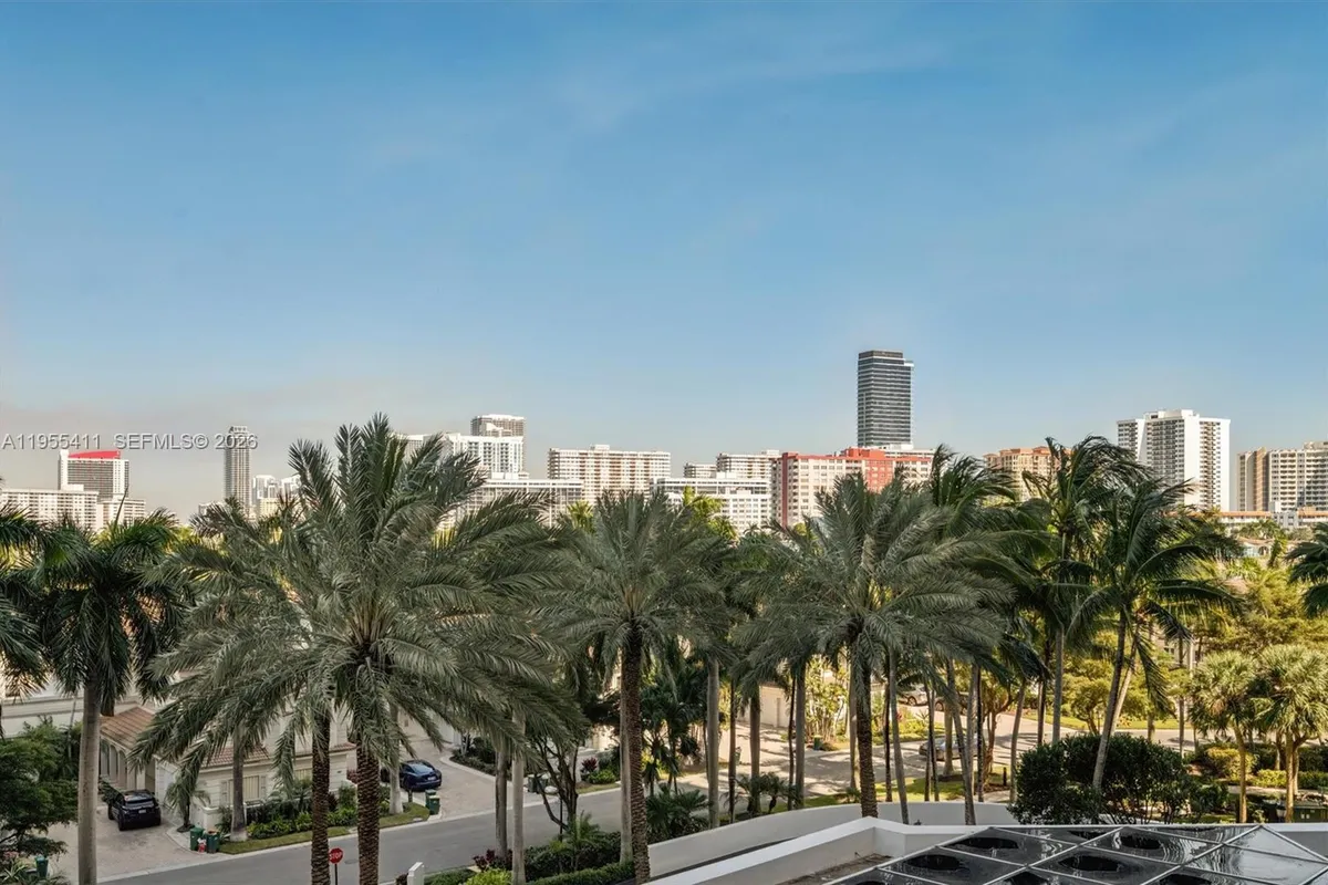 21200 Point Pl # 504, Aventura FL 33180