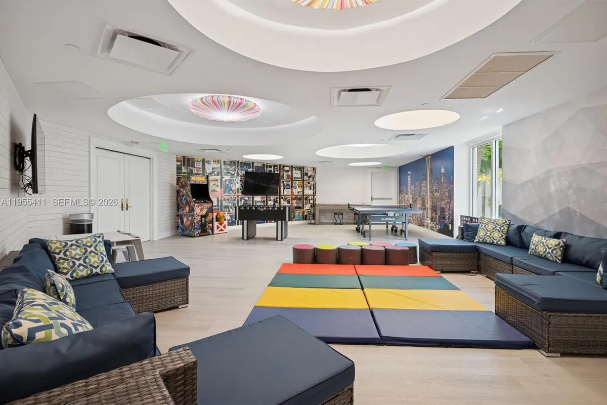 21200 Point Pl # 504, Aventura FL 33180