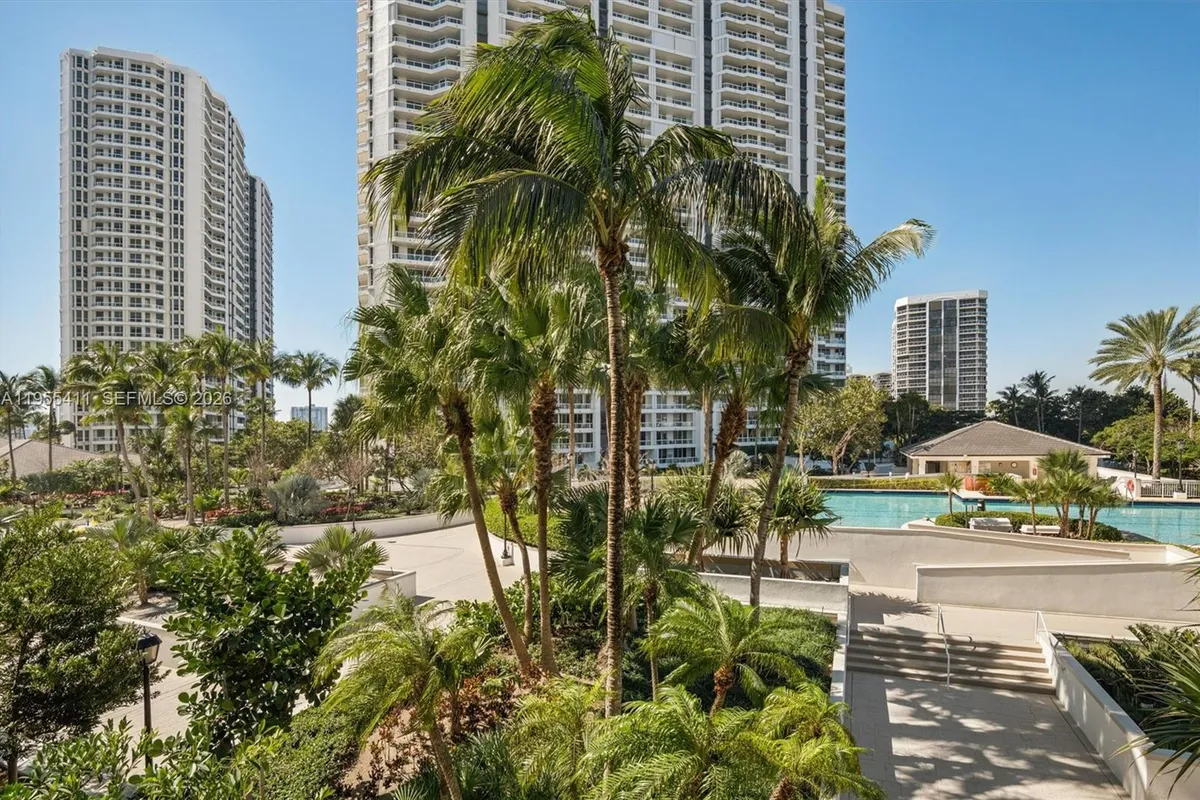 21200 Point Pl # 504, Aventura FL 33180