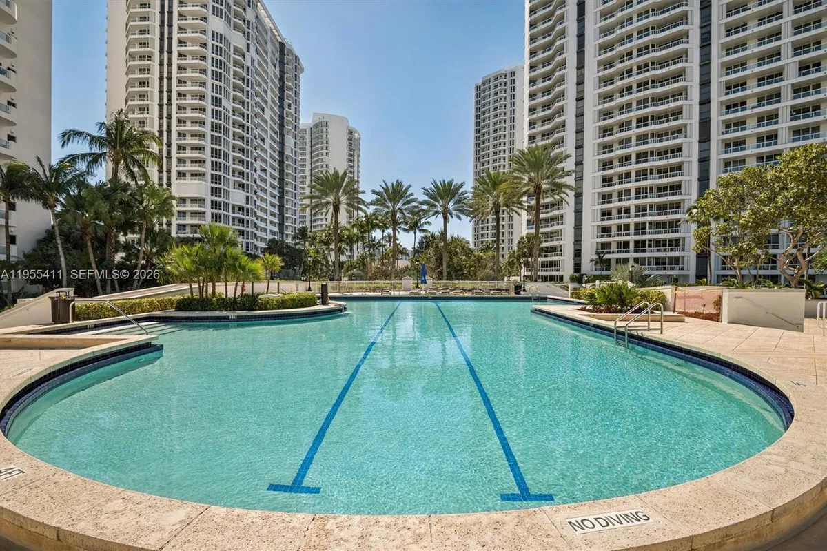 21200 Point Pl # 504, Aventura FL 33180