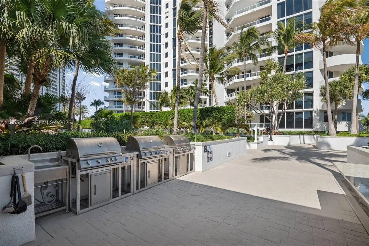 21200 Point Pl # 504, Aventura FL 33180