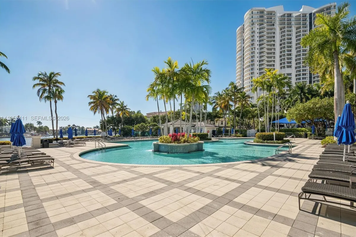 21200 Point Pl # 504, Aventura FL 33180