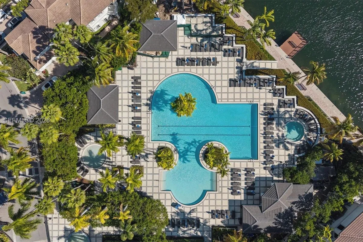 21200 Point Pl # 504, Aventura FL 33180