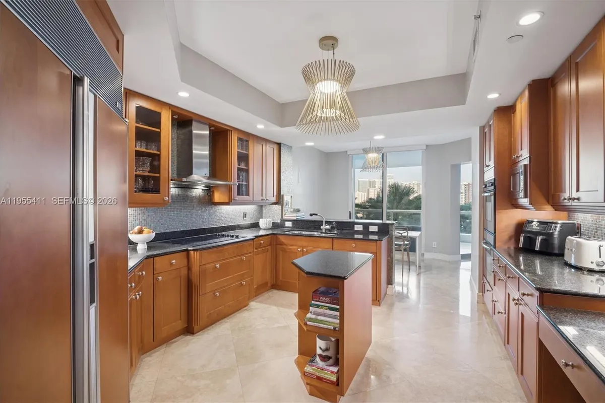 21200 Point Pl # 504, Aventura FL 33180