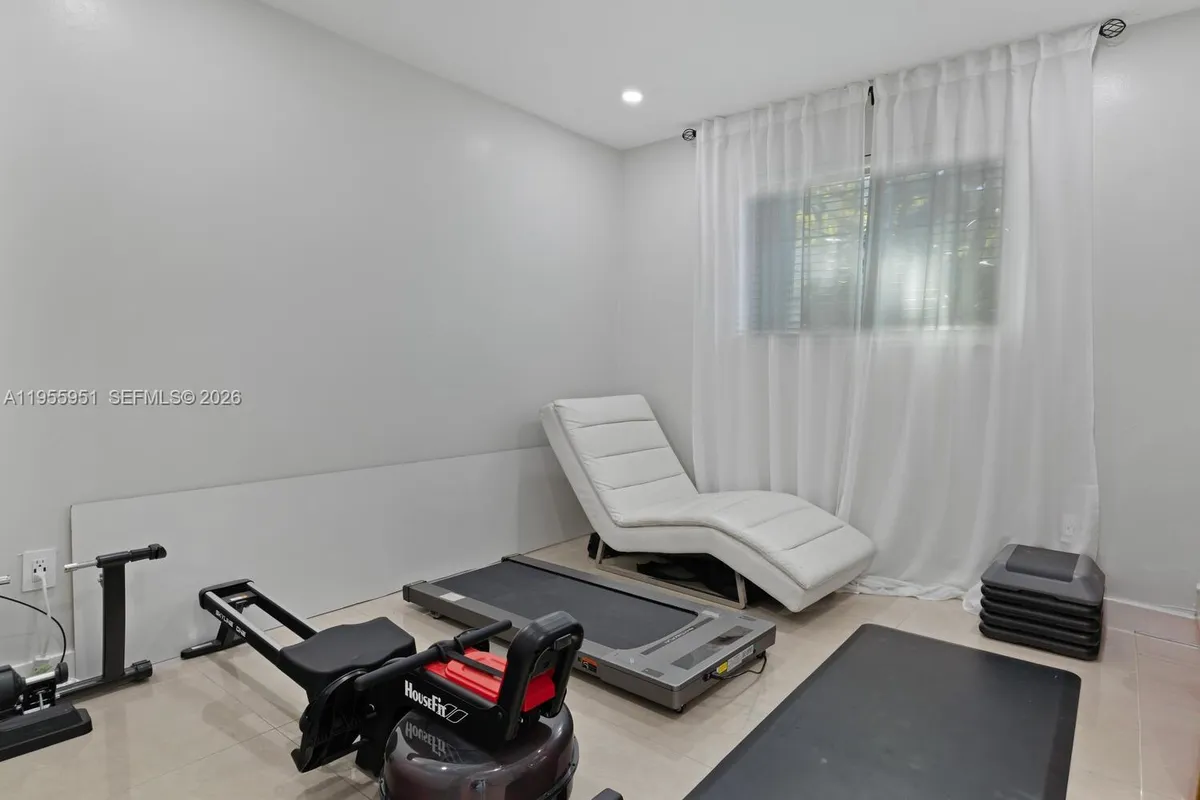 6423 SW 107th Pl, Miami FL 33173