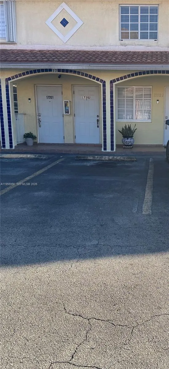 10101 W Okeechobee Rd # 17202, Hialeah Gardens FL 33016