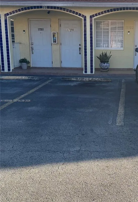 10101 W Okeechobee Rd # 17202, Hialeah Gardens FL 33016