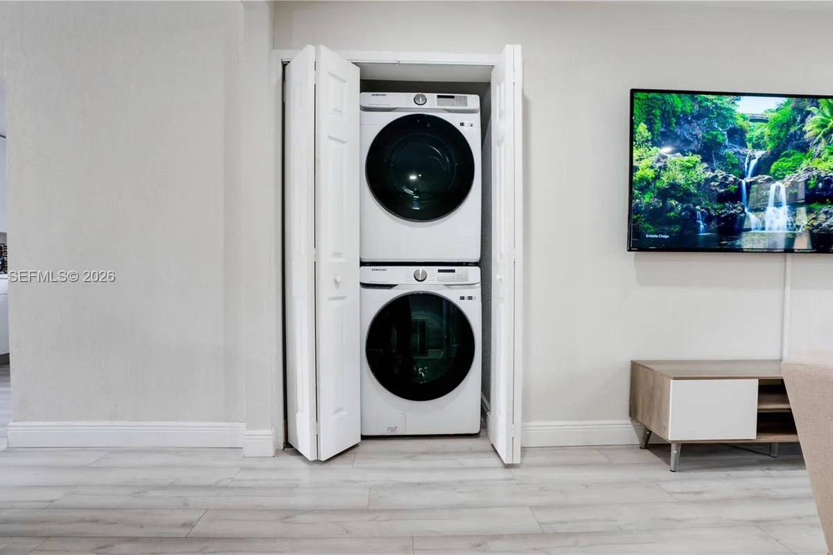 5157 NE 6th Ave, Oakland Park FL 33334