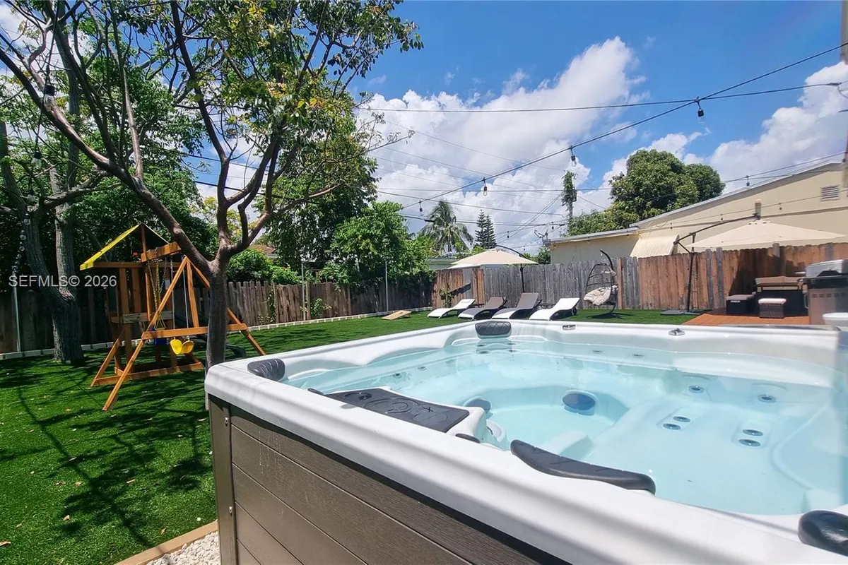 5157 NE 6th Ave, Oakland Park FL 33334