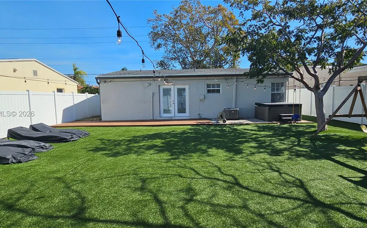 5157 NE 6th Ave, Oakland Park FL 33334