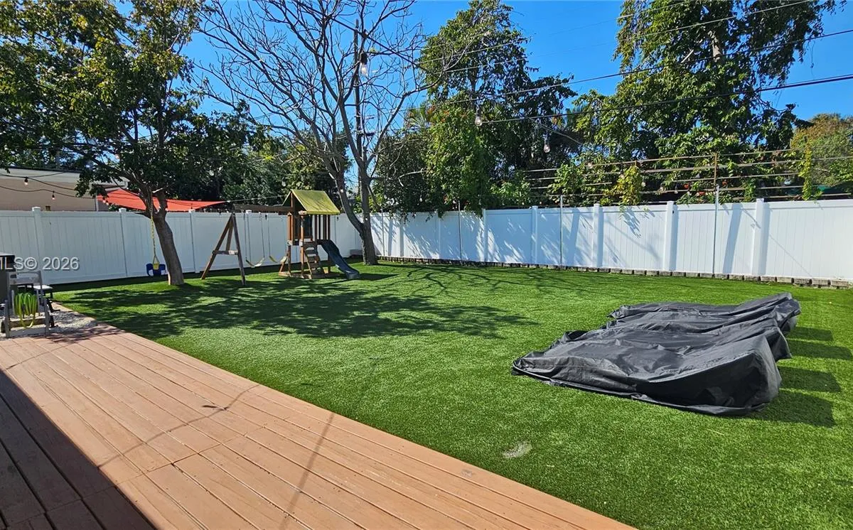 5157 NE 6th Ave, Oakland Park FL 33334