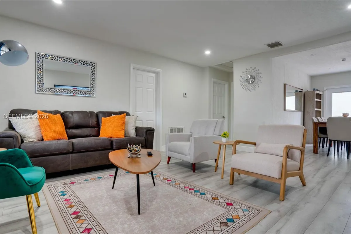 5157 NE 6th Ave, Oakland Park FL 33334